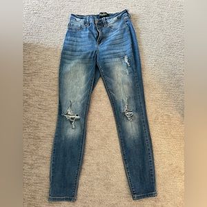 skinny jeans w holes